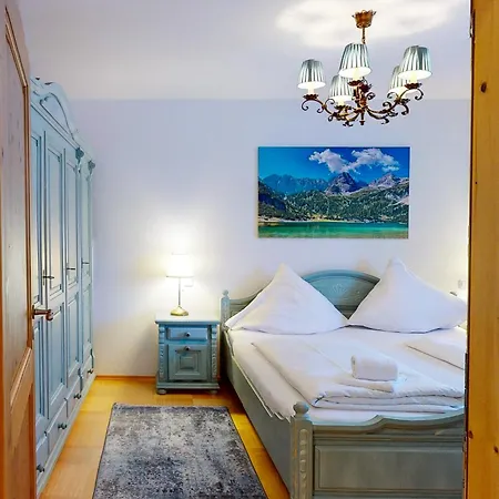 Hansi's Bergblick Apartment *